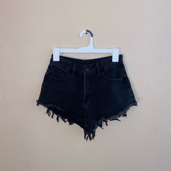 Flamed back pockets denim shorts Purest y2k vibes black high waisted bottoms - Picture 3 of 13
